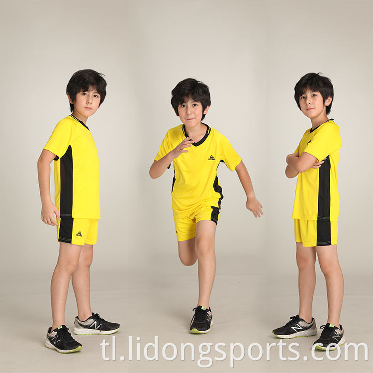 Pakyawan maikling manggas soccer shirt football uniporme set sport football jersey para sa mga bata